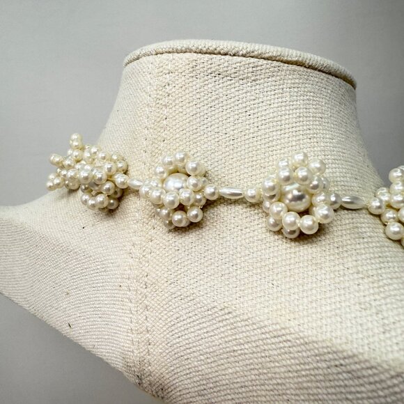 Vintage Imitation Pearl Knot Station Necklace Long Length Creamy White‎ Coquette - Picture 6 of 8